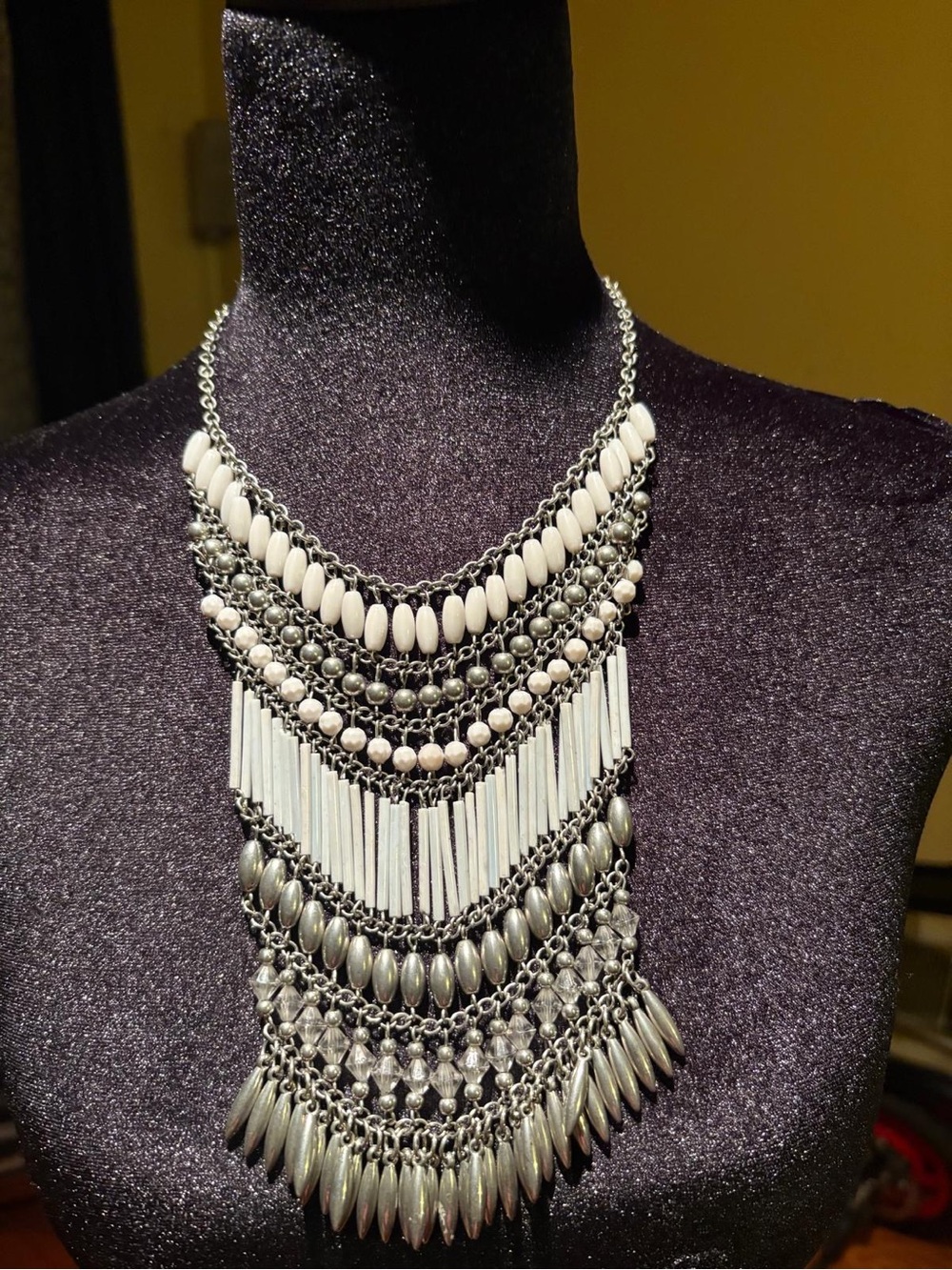 Boho Layered Silver and White Statement Necklace,it has a small scratch see the📸